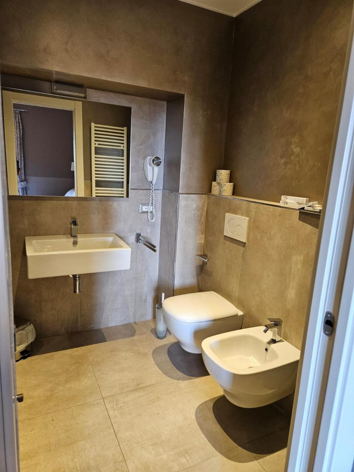 Prima Fila Due Pemium Guest House Sanremo Exterior foto